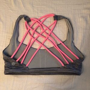 Lululemon Free to Be *Wild Bra Size 6 - VEUC